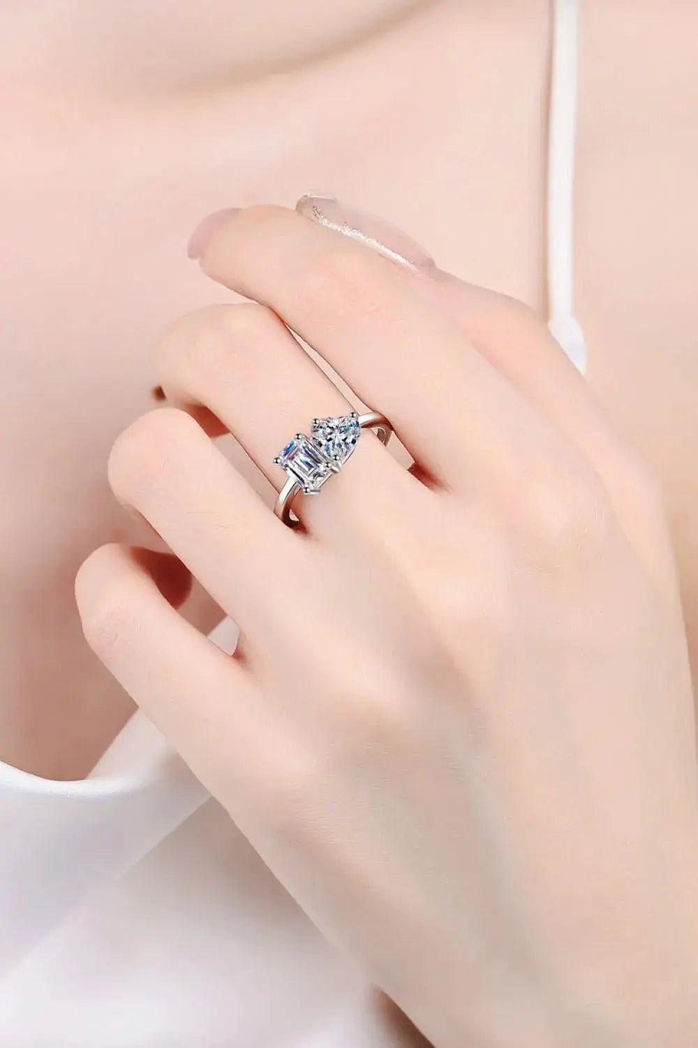 2 Carat Moissanite S925 Sterling Silver Diamond Ring Body Couturee & Co